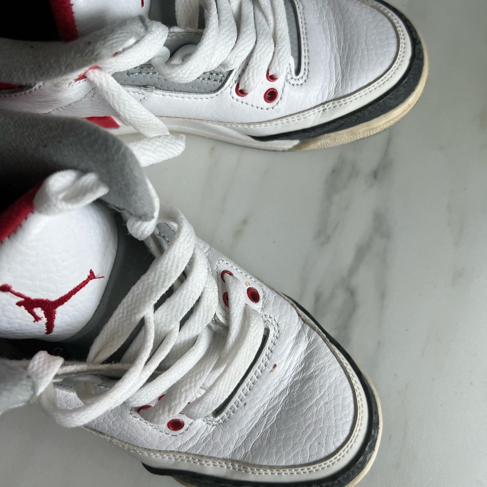 Retro red Jordan 3s 2010 size 4Y